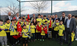 Yunusemre’de Başkan Balaban Fenerbahçeli çocuklarla buluştu