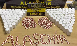 Alaşehir’de araçta 5 bin 564 sentetik hap ele geçirildi