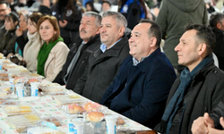 Büyükşehir’in iftar sofrası Gördes’te kuruldu