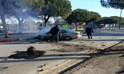 Soma'da 'Dur' ihtarına uymayan sürücü ağaca çarptı: 2 yaralı