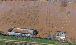 Gediz Nehri taştı, Turgutlu Ovası sular altında kaldı