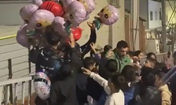 Manisa'da baloncudan çocuklara balon sürprizi