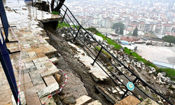 Manisa’da Spil Dağı yolunda toprak kayması riski: Trafiğe kapatıldı