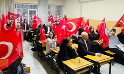 Manisa'da yeni dönem ''Bayrak Sevgisi'' temasıyla başladı