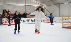 Yunusemre’de çocuklara ücretsiz buz pateni sürprizi