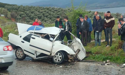 Alaşehir’de otomobil ile canlı hayvan yüklü tır çarpıştı: 1 ölü, 2 yaralı