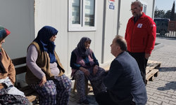 Gördesli öğrencilerden depremzede ailelere Ramazan desteği