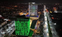 Manisa Büyükşehir’den 14 Mart Tıp Bayramı’na özel ışıklandırma