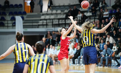 Manisa’nın tek kadın basketbol takımı zirve takibini sürdürüyor