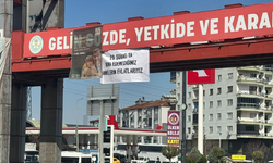 Manisa’da 28 Şubat pankartını AK Parti Gençlik Kolları astı