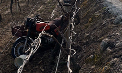 Salihli'de sepetli motosiklet üzüm bağına uçtu: 1 ölü