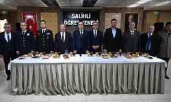 Salihli’de protokol ve vatandaşlar bayramlaştı