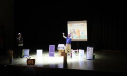 Turgutlu’da tiyatro gösterisi ve çocuk festivaline büyük ilgi