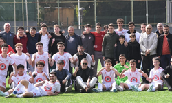 Yunusemre Belediyespor’dan üst üste 3. şampiyonluk