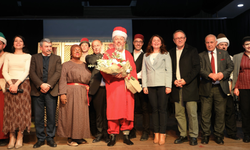 Yunusemre'de "Fotoğrafçı" oyunu geleneksel tiyatroyu modern dokunuşla buluşturdu