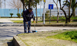 Yunusemre'den parklara bahar temizliği