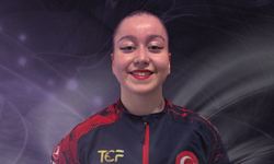 Eylül Naz Aygör Prag’da kürsüye çıktı