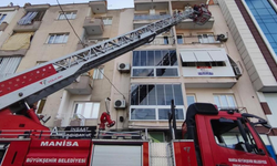 Turgutlu'da çamaşır makinesinden çıkan yangın paniğe neden oldu