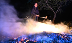 Manisa Demirci’de zirai don alarmı: Badem üreticileri gece boyu nöbette