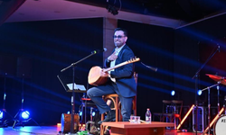 Manisa’da İsmail Altunsaray’dan türkü dolu gece