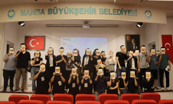 Yunusemre'de gençler Açık Mikrofon Etkinliği'nde söz aldı