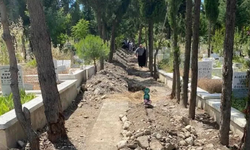 Manisa’da mezarlık alanlarıyla ilgili iddialar sosyal medyada büyüdü: Vatandaş isyan etti