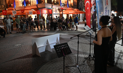 Akustik yaz akşamları Manisa'da müzik dolu anlar yaşattı