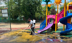 Yunusemre Belediyesi'nden parklarda hijyen seferberliği
