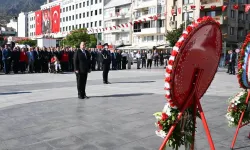 Manisa’da 30 Ağustos coşkusu başladı! Zafer Bayramı için ilk tören Cumhuriyet Meydanı’nda