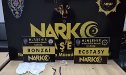 Alaşehir'de polisten kaçan şüphelinin üzerinden binlerce yasaklı madde çıktı!