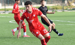 Yunusemre'nin genç stoperi Emirhan Yılmaz, Kütahyaspor U19'a gitti