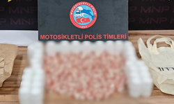 Motosikletli şüphelinin çantasından 1600 uyuşturucu hap çıktı