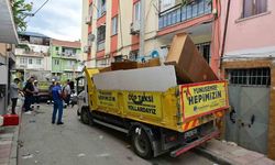 35 ton çöp çıkan ev yeniden yaşanabilir hale getirildi