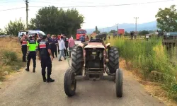 Turgutlu’da tarım işçilerini taşıyan traktör devrildi: 4 yaralı
