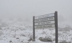 Spil Dağı’nda kar yağışı başladı