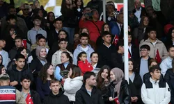 Manisa’da 4 aylık komando eğitimi tamamlandı: 1801 astsubay adayı mezun oldu
