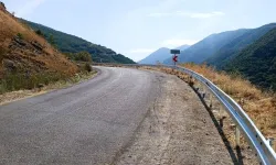 Manisa’da yol güvenliği için 33 bin metrelik oto korkuluk çalışması