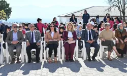Manisa’da çocuklar ve yaş almış bireyler patili dostlarla buluştu