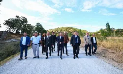 Dutlulu, Demirci’de 12 mahalleyi birbirine bağlayan yolu inceledi