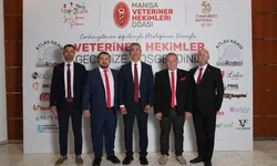 Kuşadası'nda veteriner hekimlerden Cumhuriyet ve dayanışma buluşması