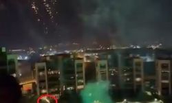 Lüks siteden atılan havai fişekler, balkonlarda oturanların üzerinde patladı