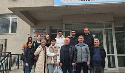 Saç bakımıyla gelen gülümseme: Minikler mutlu, kuaför adayları gururlu!