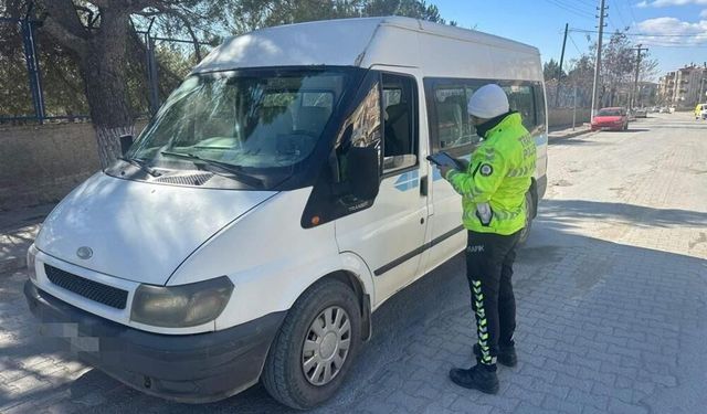 Manisa’da korsan taşımacılık ve işçi servis denetiminde 273 araç kontrol edildi