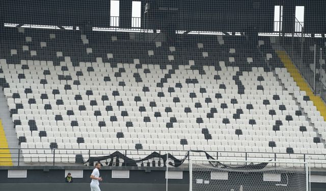 Manisa 19 Mayıs Stadyumunun tribünleri boş kaldı