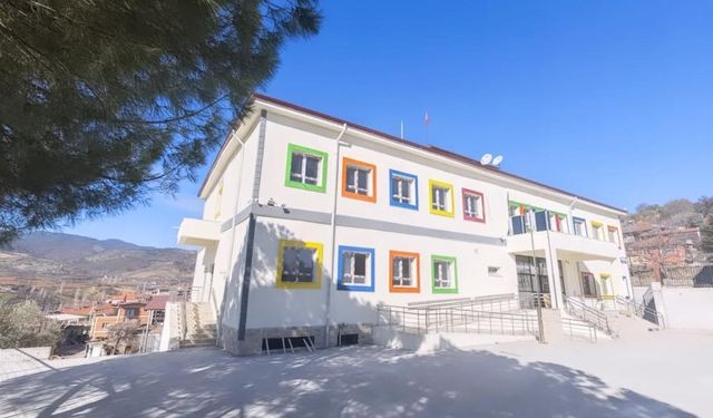 Sarıgöl yeni okuluna kavuştu!