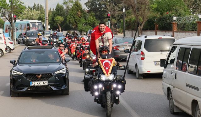 Kerem Kamal’a Manisa’da coşkulu karşılama