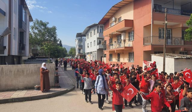 Manisalı Öğrencilerden bayram coşkusu