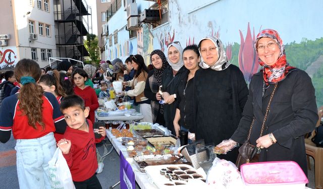 Manisa’da Gazi İlkokulu’nda Bahar kermesi