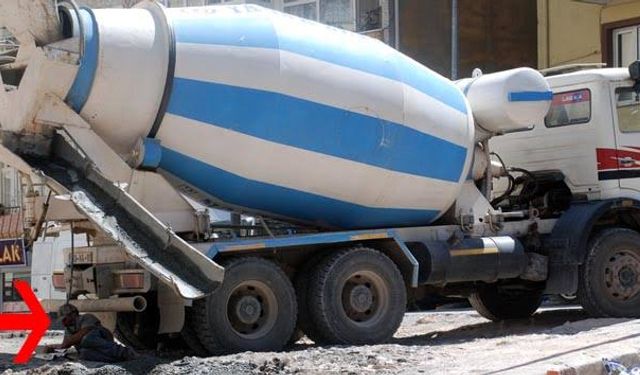 Beton mikseri eve çarptı!