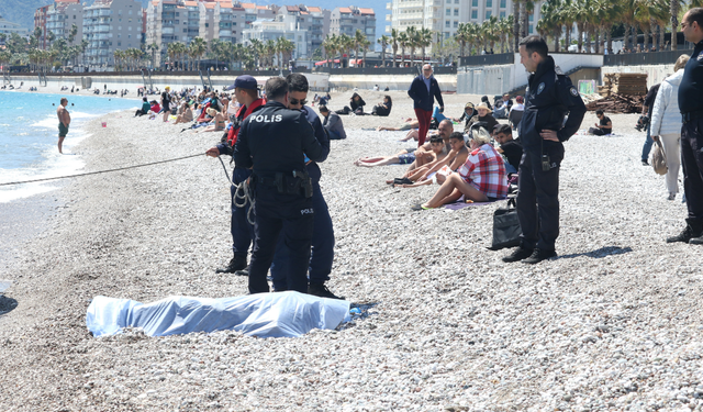Antalya'da denize giren bir kişi boğuldu